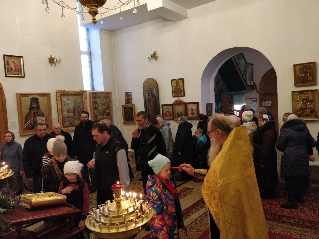 Неделя Сыропустная. Воспоминание Адамова изгнания. Прощеное воскресенье.